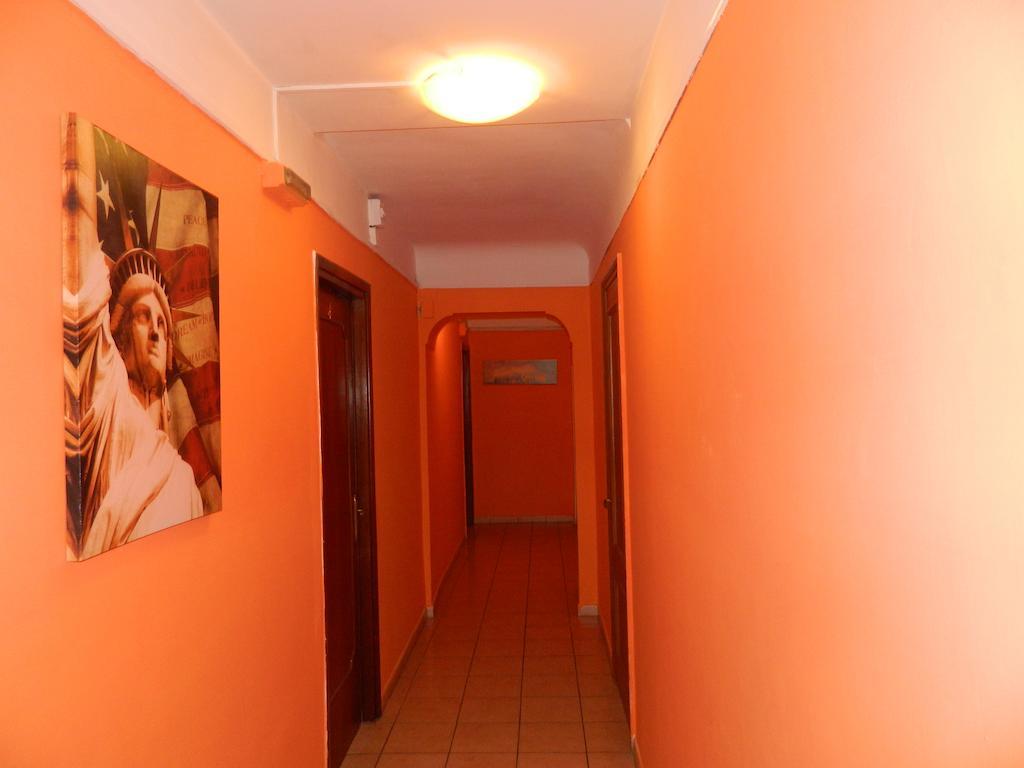 Roxena House *