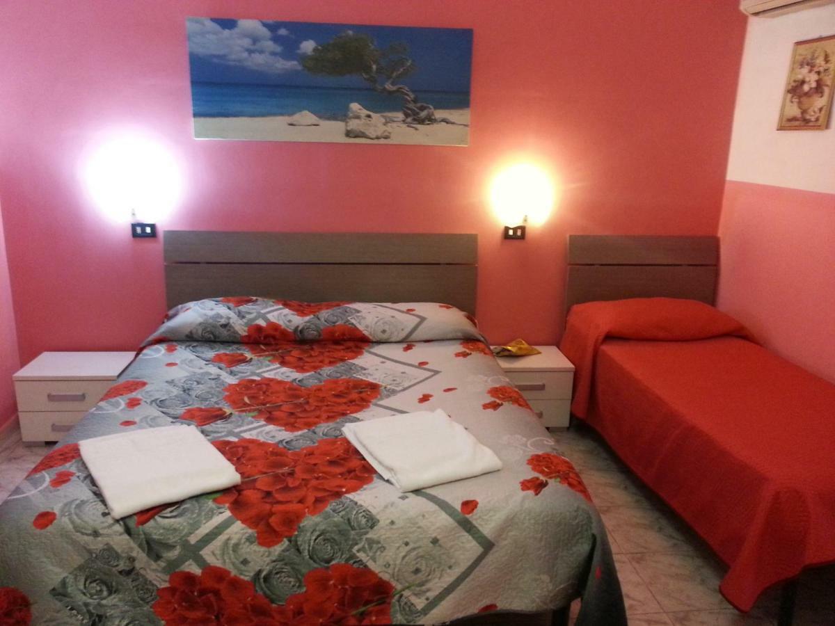 Hotel Roxena House *